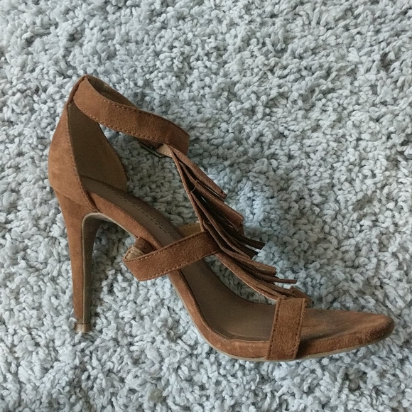 Brown Kactus Fringe Sandal - Picture 2 of 2